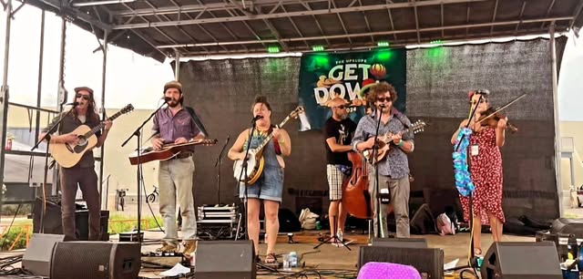 Elle Michelle's Grateful Holler