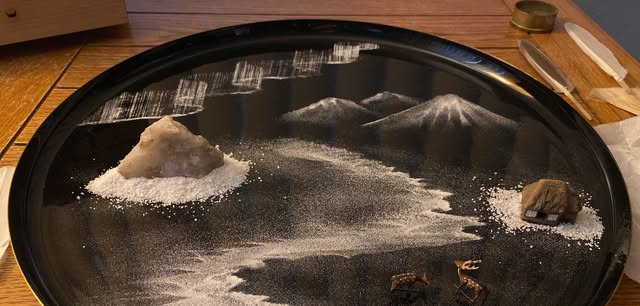 Creative Class: The Traditional Japanese Art of Bonseki - Seasons in Sand